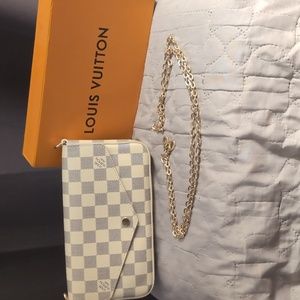 VERY lightly used Louis Vuitton handbag